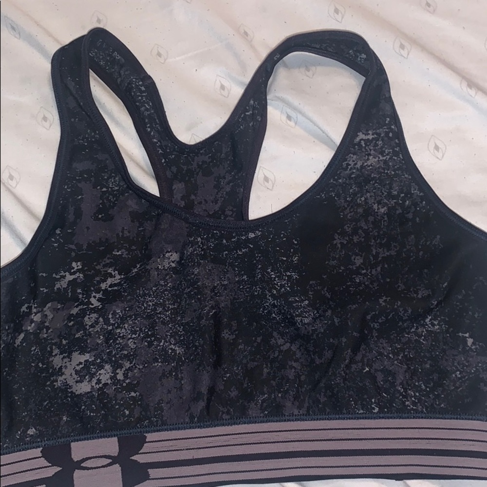 Black sports bra